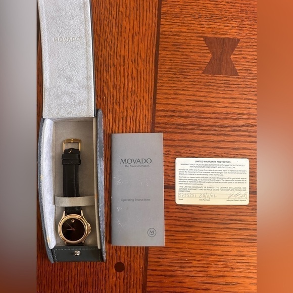 MOVADO men’s Museum Classic Watch Black Dial EUC Black Leather Band - Picture 3 of 4